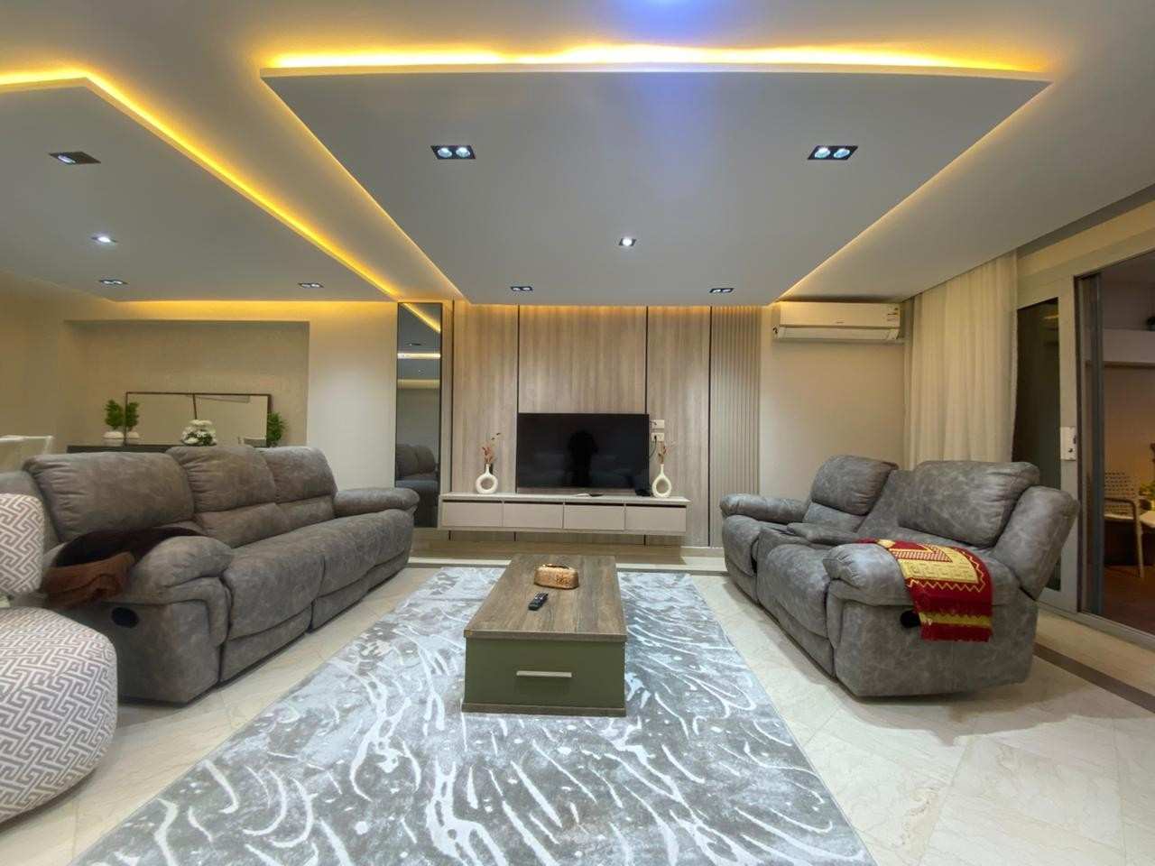 لقطة مقربة لديكور غرفة الجلوس في الشقة الفندقية. لقطة مقربة لديكور غرفة الجلوس في الشقة الفندقية.