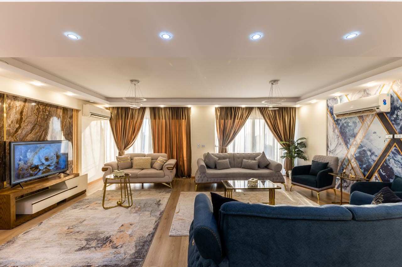 صالة استقبال في شقه مفروشه للايجار على النيل صالة استقبال في شقه مفروشه للايجار على النيل