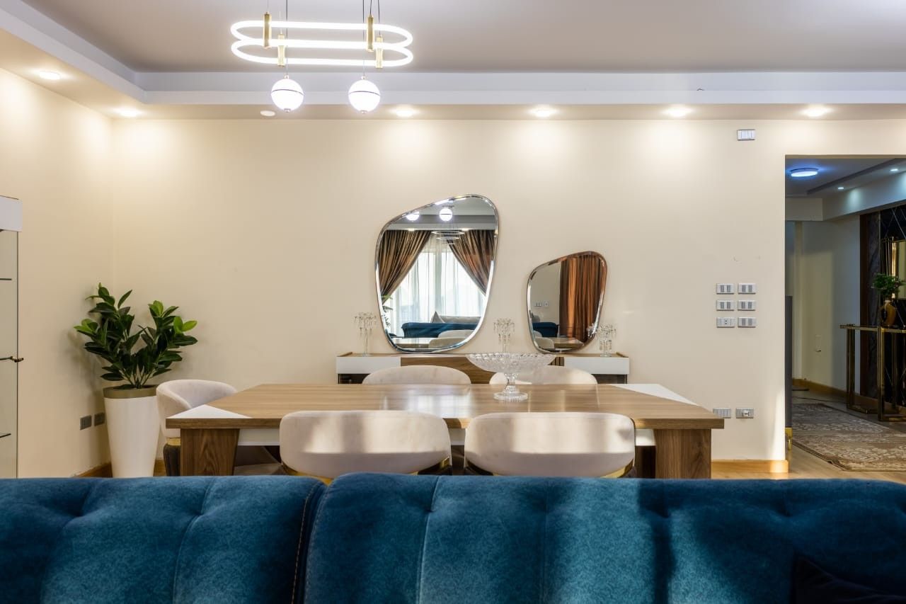 مائدة طعام في شقه مفروشه للايجار تتسع لعدة أفراد مائدة طعام في شقه مفروشه للايجار تتسع لعدة أفراد